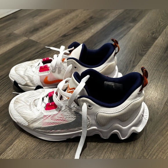 Nike Kids White and Pink Sneakers athletic youth size 7 sports sporty - Picture 5 of 11